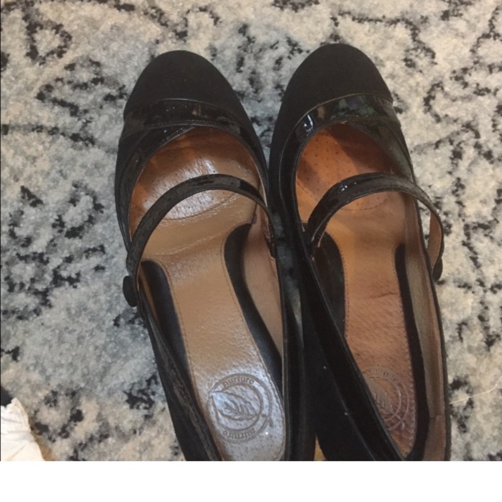 Nurture comfort heels! Size 8